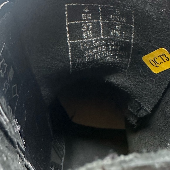 The great frog x Dr Martens collab. RARE** - Picture 6 of 7